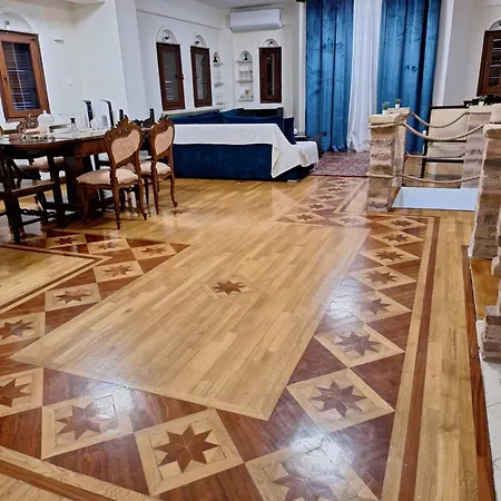 Elia Old Town Apartment